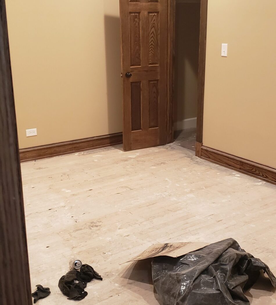 Refinishing woodfloors14