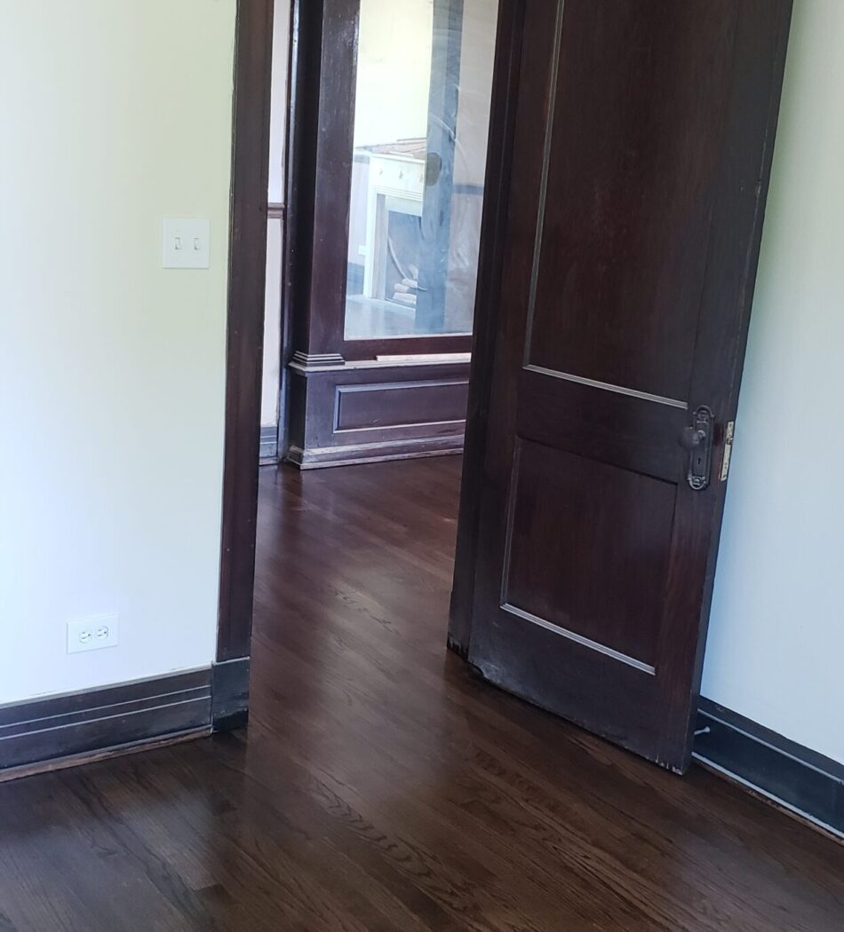 Refinishing woodfloors21