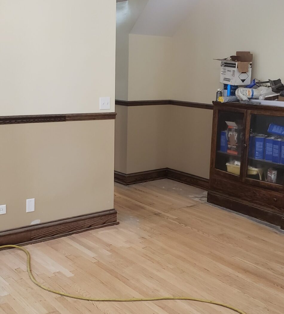 Refinishing woodfloors3