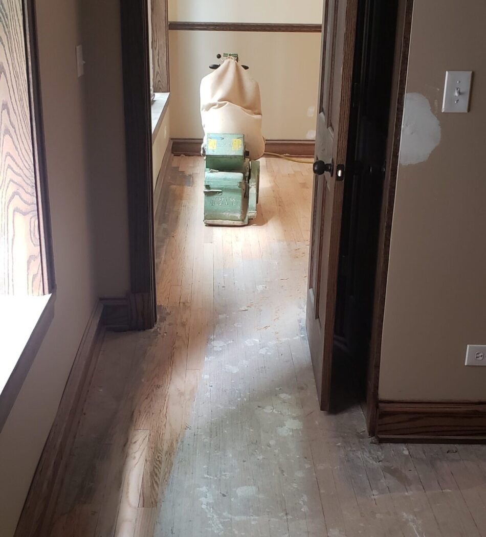 Refinishing woodfloors4